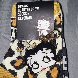 BETTY BOOP 5 Pairs Quater Crew Socks And KEYCHAIN. New.